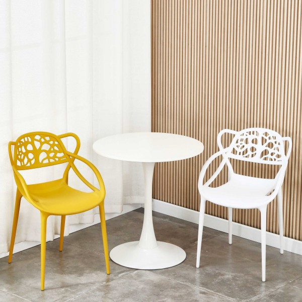 set Sedie Design Moderne in Polipropilene colore giallo e bianco, con tvolino rotondo bianco - Infinity Timber vista frontale