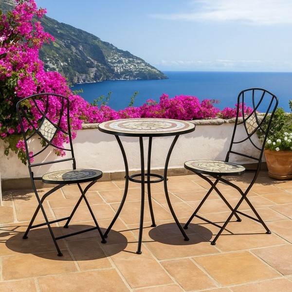 Vista ambientata set da giardino tavolo e 2 sedie pieghevoli struttura in metallo