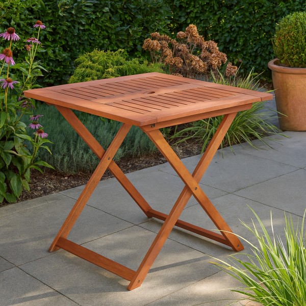 Vista ambientata Tavolo Pieghevole in legno di Eucalipto da giardino modello Fuji Totò Piccinni