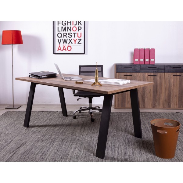 Vista ambientata Scrivania per computer in legno colore Noce Brera modello Bali Totò Piccinni