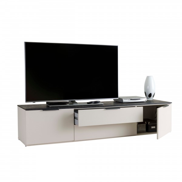 Vista diagonale con cassetto e anta aperti Base Tv in legno colore "Cashmere/Effetto Marmo Nero" con 2 ante e 2 cassetti modello Teca Totò Piccinni